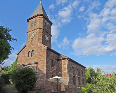 In der Dorfkirche Eichenberg haben schon viele Konzerte stattgefunden. Jetzt soll es bei passendem Wetter an der Kirche Open-Air-Konzerte geben.
